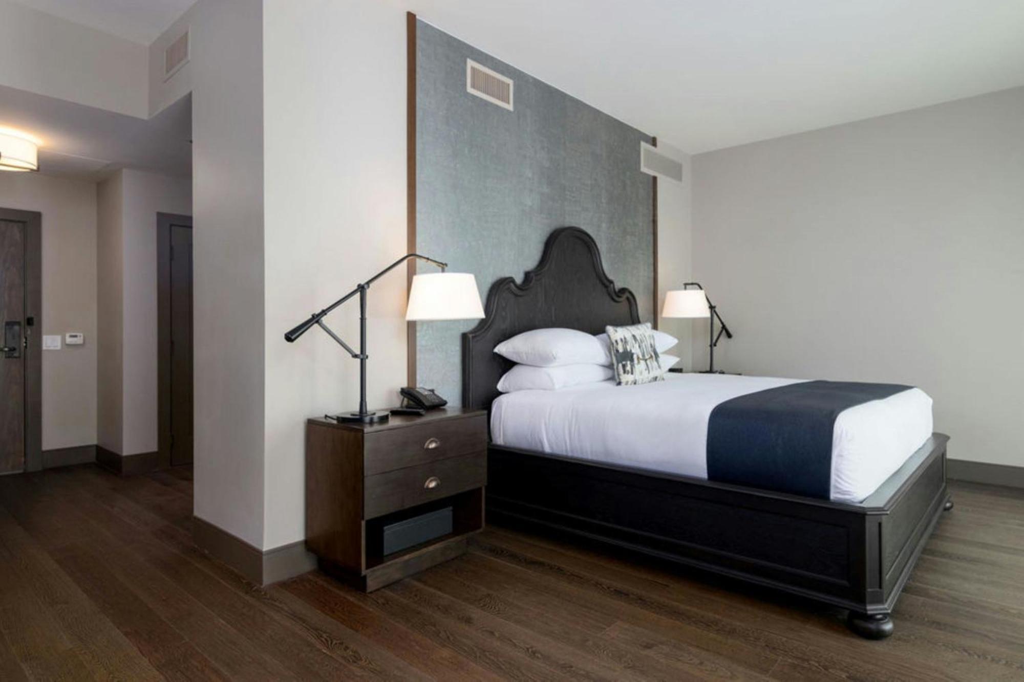 The Stella Hotel, Autograph Collection Bryan Exterior foto